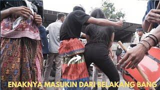 Nikmat Banget Dimasukin dari Belakang Bang Joget Bebas