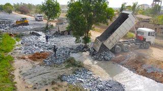 Full Processing Technique Filling Stone Huge Land by Bulldozer Push Stone with Truck Transport Stone