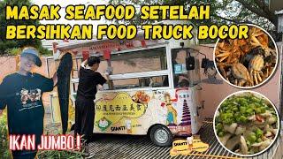 BERSIHKAN FOOD TRUCK KARENA KENA HUJAN & KEBOCORAN + MASAK IKAN RAKSASA BUAT MAMA MERTUA DI KAMPUNG