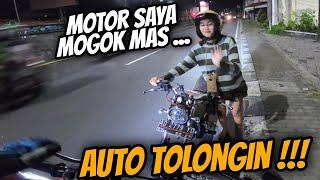 Sedang Rawan Klitih  Cewek Dorong motor sendirian langsung kita tolong