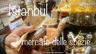 Istanbul  Spice Bazaar  I eat street food