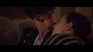 Alex Strangelove 2018 - Alex and Claire share their first kiss