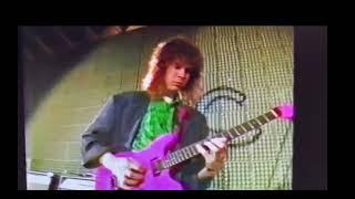 Paul Gilbert & Bruce Bouillet NHK Japan 1987 Rare clip