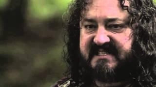 Ivan Kaye as King Aelle in Vikings