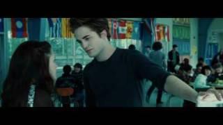 Twilight Cafeteria Scene Edward So Sexy but... Vampire can sweat?