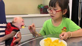 Xuka and Dad cook porridge together to take care of sick BiBi