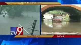 Heavy rain throws life out of gear in Maharashtra - TV9