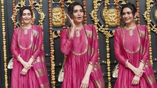 Pinky 🩷 कोन बोला   Karishma Tanna Arrives For Ekta Kapoor House Ganpati Darshan  