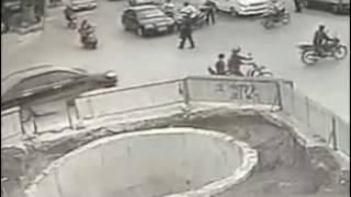 Very Dangerous Accident Caught in CCTV live Camera