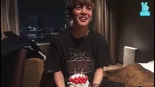 Donghun birthday while Channie is sleeping  • A.C.E vlive 2018.02.27 eng sub 에이스