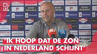 Feyenoordcoach Slot KNIPOOGT over Ibiza Spelers hebben NIET goed voor technische staf gezorgd