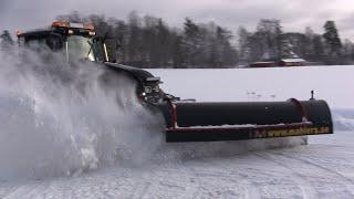 Snow removal by Valtra and Fendt 824 and 828