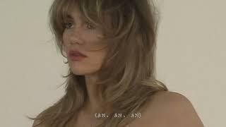 Suki Waterhouse - Helpless Official Lyric Video