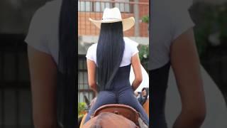 Stunning Ladies Riding Horses #horse #beautifulcolombianwomen #beautifulwomen