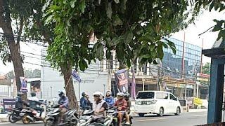 Lagi liat lalu lintas Jalan Raya tajur kota Bogor