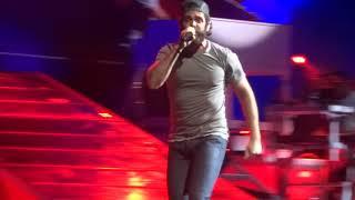 Thomas Rhett sings Look What God Gave Her live at PNC Music Pavilion