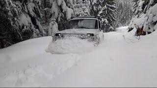 LADA NIVA  in breaking through the snow road️