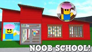 Building A SCHOOL For NEW BLOXBURG PLAYERS 