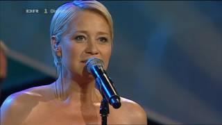 For at få dig til at blive  tv-2 & Trine Dyrholm live fra Kronprinsparrets priser 2011