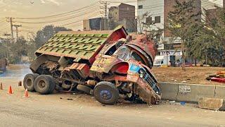 When 30 Ton Vehicle Had an Accident on The Road We repaired the truck in a very interesting way.