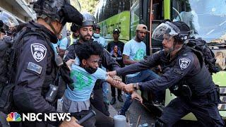 Violence erupts in Tel Aviv as Eritrean protesters clash with police