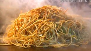 Dont leave Japan without eating this delicious yakisoba. バソキ屋 basokiya japanese street food やきそば