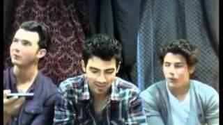 Jonas Brothers Live Chat 8092010 - Cancion a Peru 