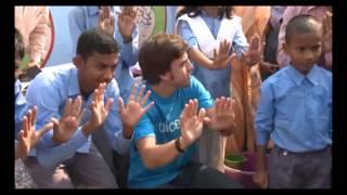 ‪Now wash your hands Fernando Alonso Unicef India‬