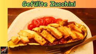 Gefüllte Zucchini Schiffchen mit Hackfleisch  Tomaten und Feta aus dem Backofen