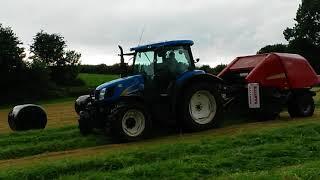 NH T6020 with Vicon BIO baler