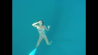 Japanese Girl underwater dive - 03A