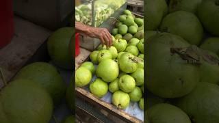 Green Guava Recipe - Street Food Masala Mix Pyara Makha #shorts