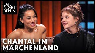 Gizem Emre & Jella Haase über Chantal im Märchenland  Late Night Berlin