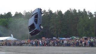 Must see Flying cars stunt show in Vilnius World record loop