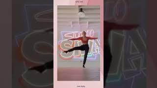 JoJo Siwa Does 20 Pirouettes