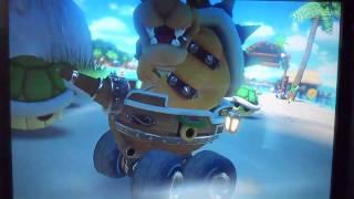 Mario Kart 8 - Green Shell attack