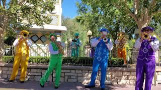 Pearly Band ft. Mary Poppins at Small World Court 4K