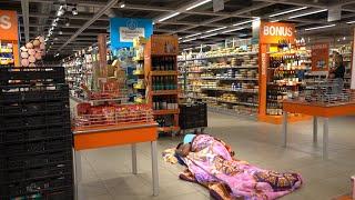 SLAPEN IN DE ALBERT HEIJN