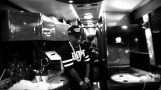 Yo Gotti performs Hot Nigga Rmx and Shmoney Dance on Tour Bus while on Drake vs. Lil Wayne Tour