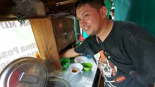 DULU KERJA DI BENGKEL & BERKAT BELAJAR DARI MERTUA SEKARANG JUALAN MIE AYAM INDONESIAN STREET FOOD