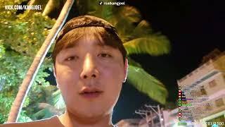 Thai lady flashes tits on Kangjoels stream