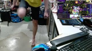 STREAMER TRIES JUMP ROPING GONE WRONG LIVE STREAM FAIL