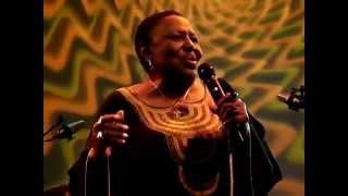 ▶ Miriam Makeba - Africa Is Where My Heart Lies Live in Paradiso 7 november 2008