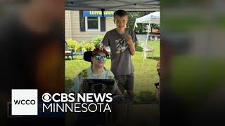 Minnesota man sells lemonade for a good cause