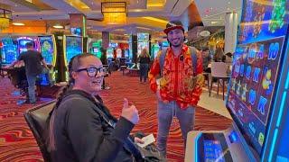 We Gave A Random Person $200 To Play Slots In The Casino... And This Is What Happened