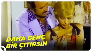 İzzet Hizmetçiyi Sıkıştırıyor  Sen Aşk Nedir Bilir Misin?