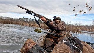 Kayak DUCK HUNTING A Tiny ICE HOLE Big Flocks