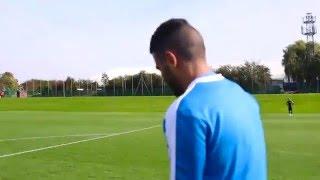 the best goal of mahrez Leicester training....2015.....اقوى هدف لرياض محرز خلال التدريبات