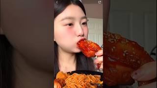 Mukbang nhăm nhăm