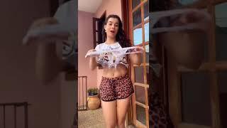 tiktok FeliciaAgatha no panty challenge